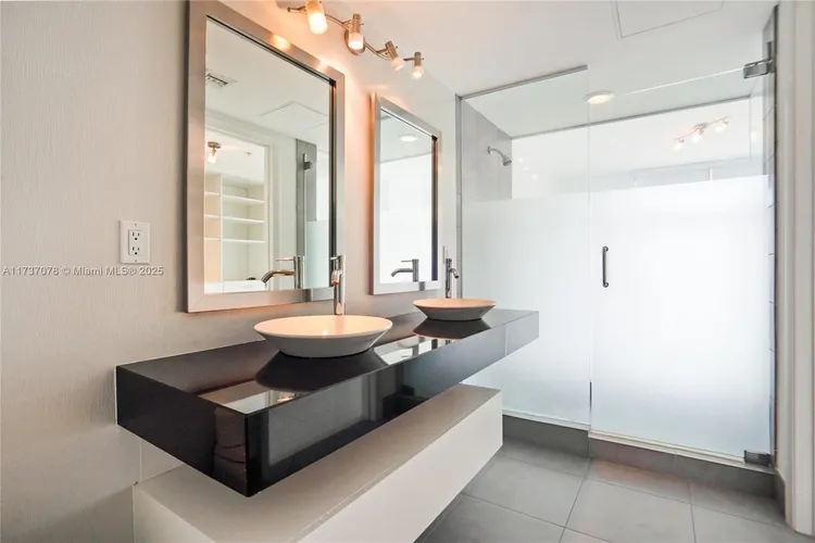 Mint #4511 image #12