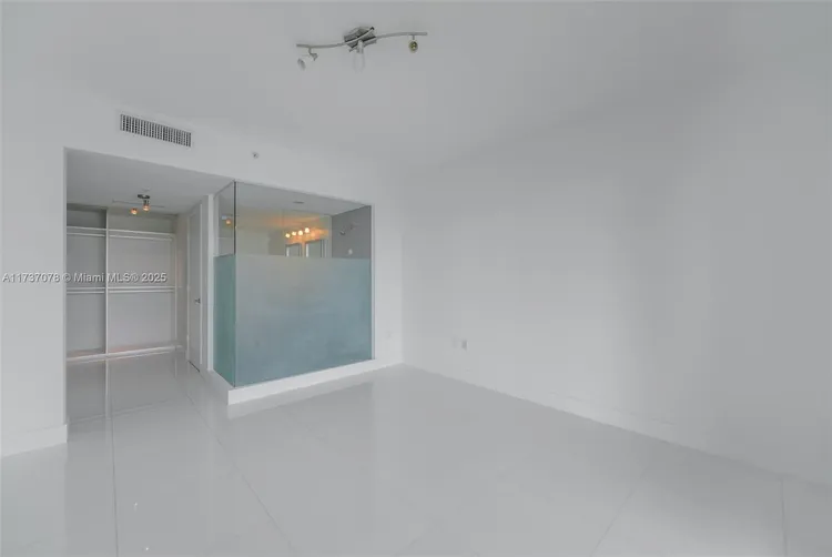 Mint #4511 image #14