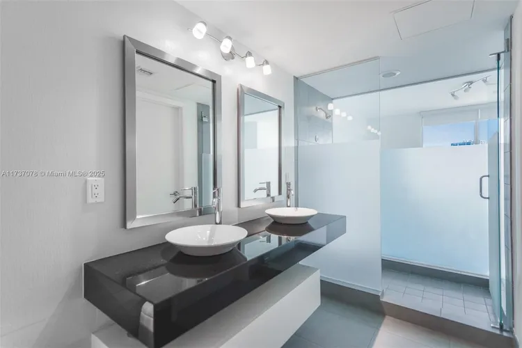 Mint #4511 image #18