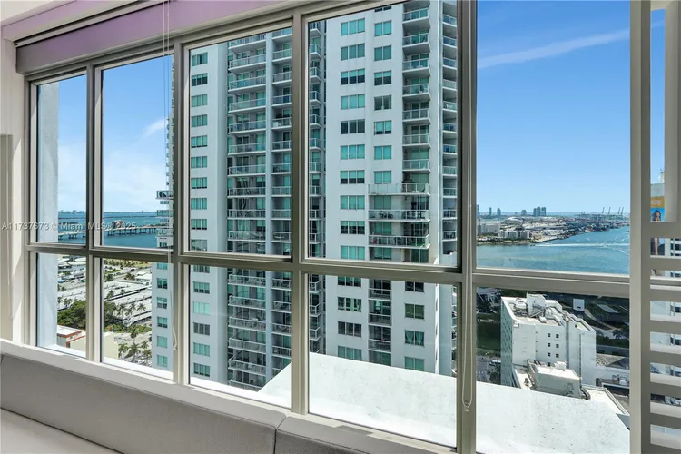 YotelPad #3002 image #16