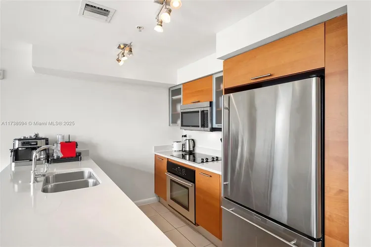Midblock Condominium #551 image #12