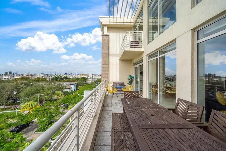 Midblock Condominium #551 image #19