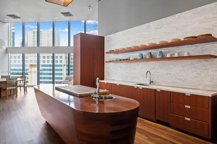 Brickell House #2512 image #32