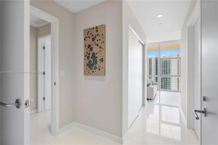 Paramount Miami Worldcenter #4901 image #28