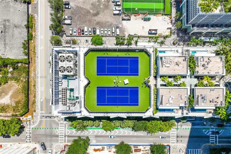 Paramount Miami Worldcenter #4901 image #67