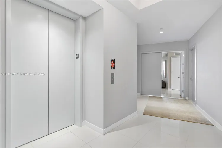 Paramount Miami Worldcenter #4901 image #6