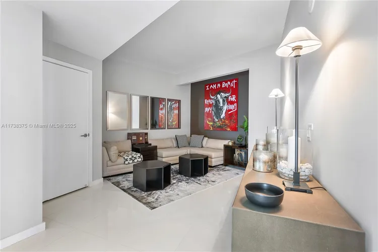 Paramount Miami Worldcenter #4901 image #9