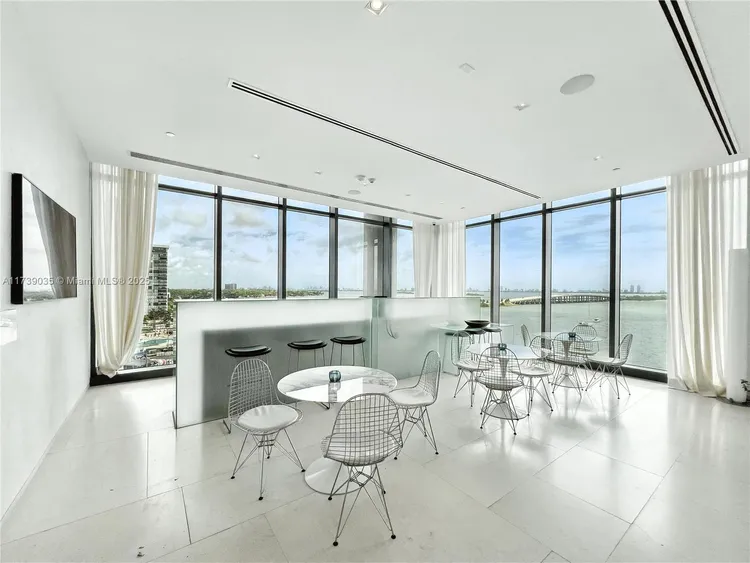 One Paraiso #2004 image #19