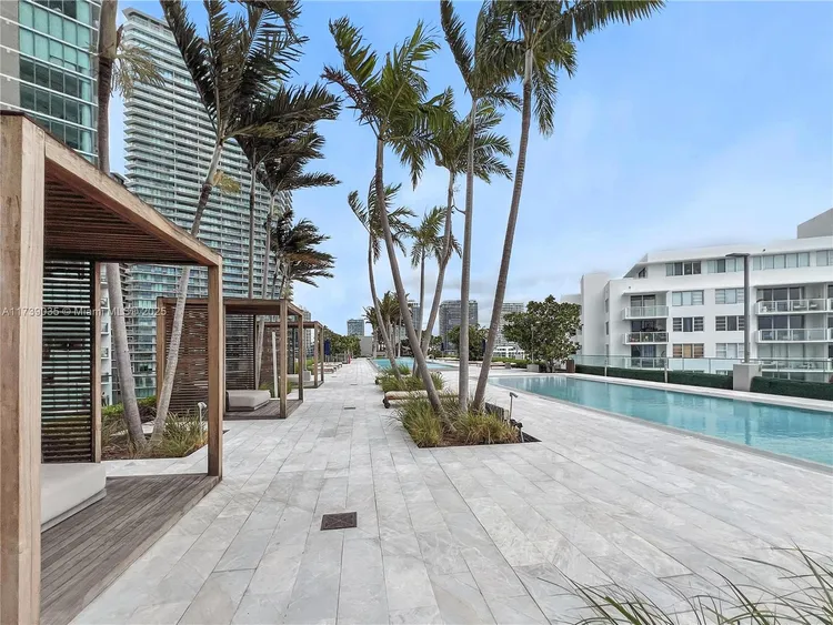 One Paraiso #2004 image #22