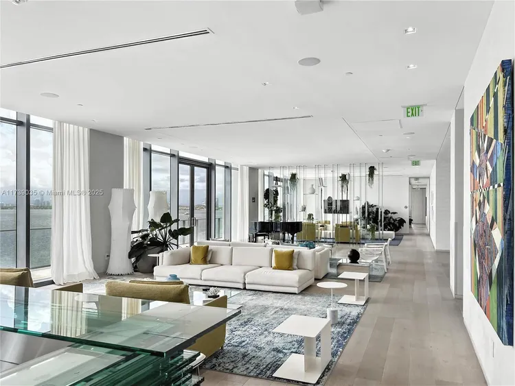 One Paraiso #2004 image #27