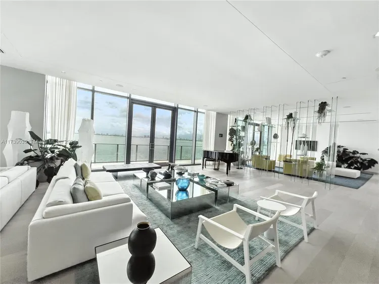 One Paraiso #2004 image #28