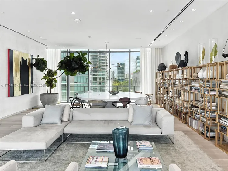 One Paraiso #2004 image #29