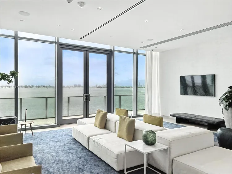 One Paraiso #2004 image #30