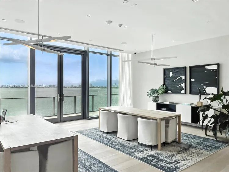 One Paraiso #2004 image #31