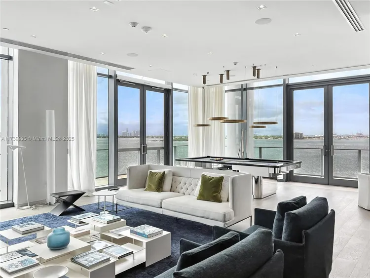 One Paraiso #2004 image #32