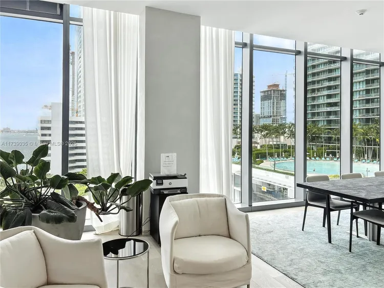 One Paraiso #2004 image #34