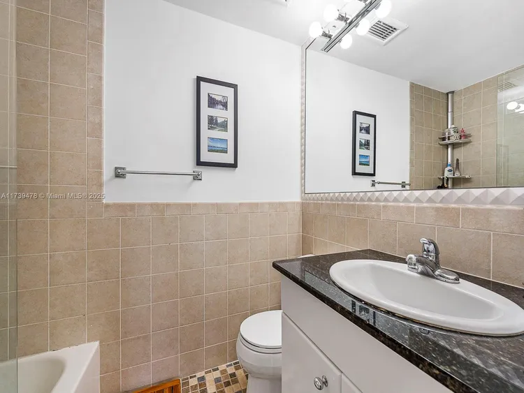 Belle Plaza #910 image #17