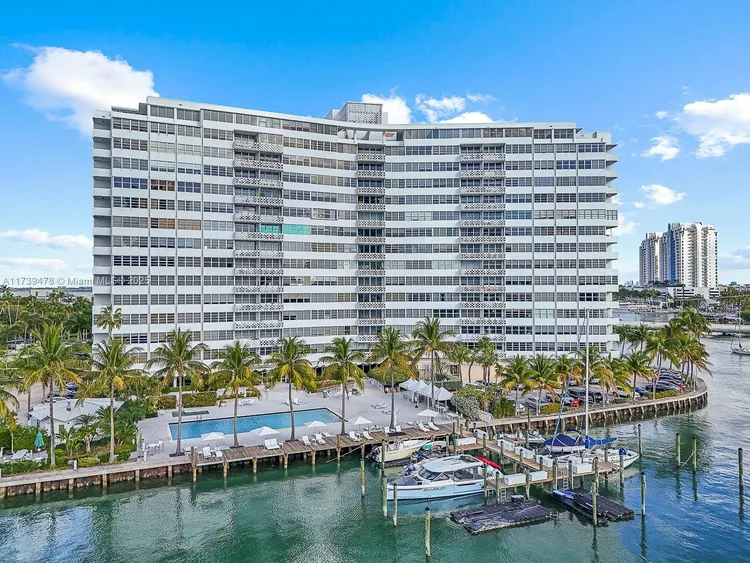 Belle Plaza #910 image #32