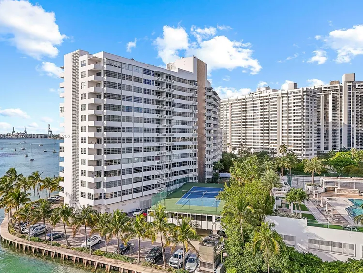 Belle Plaza #910 image #33