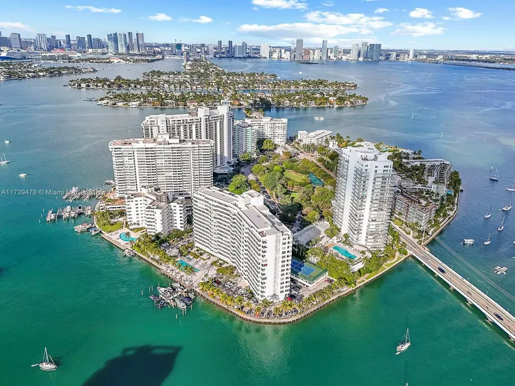 Belle Plaza #910 image #38