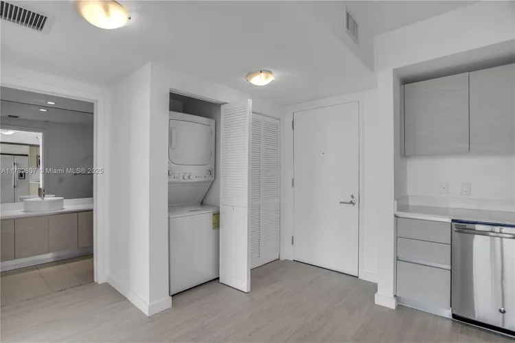 Baltus House #1511 image #6