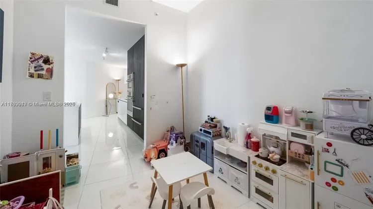 Paramount Miami Worldcenter #3303 image #30