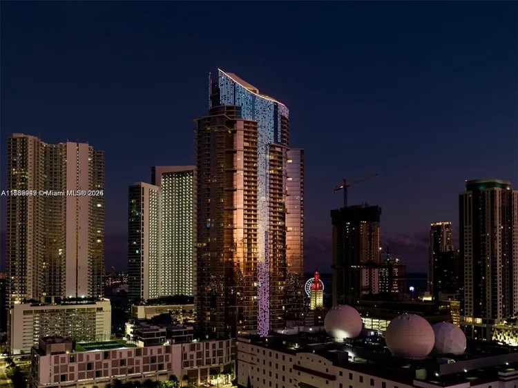 Paramount Miami Worldcenter #3303 image #8