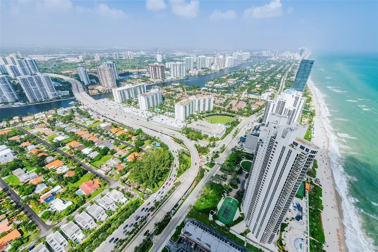 Residences by Armani Casa #5401 image #37