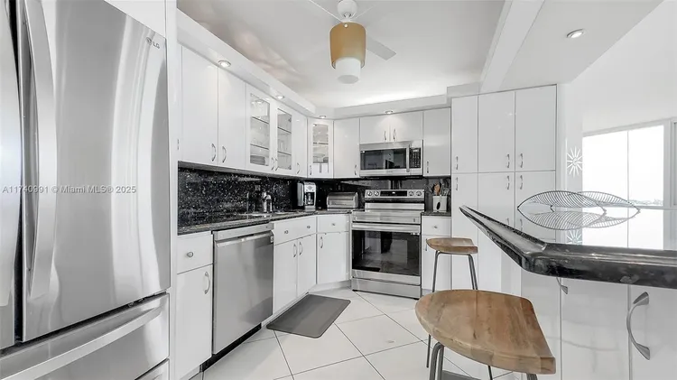 Burleigh House #1736 image #14