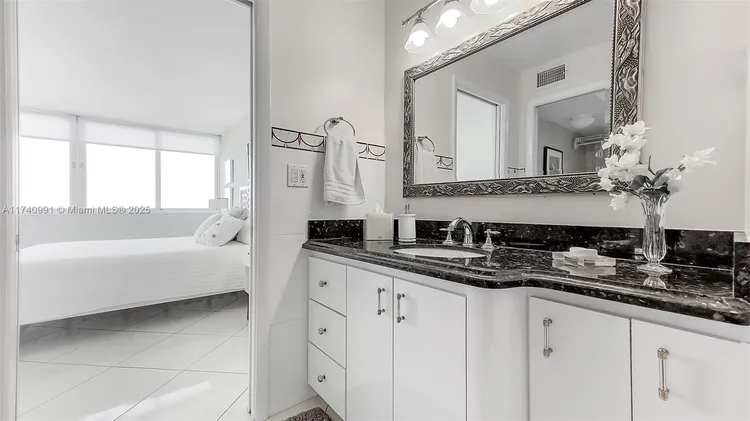 Burleigh House #1736 image #19