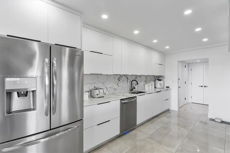 Cricket Club Miami #503 image #27