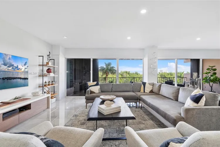 Cricket Club Miami #503 image #9