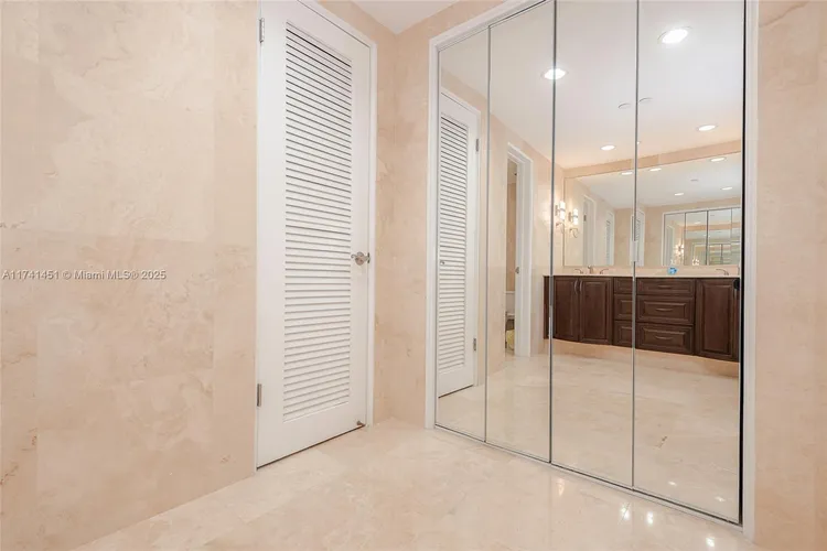 Sands of Key Biscayne #2H image #25