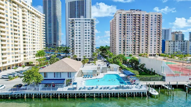 Plaza Towers North #1612 image #27