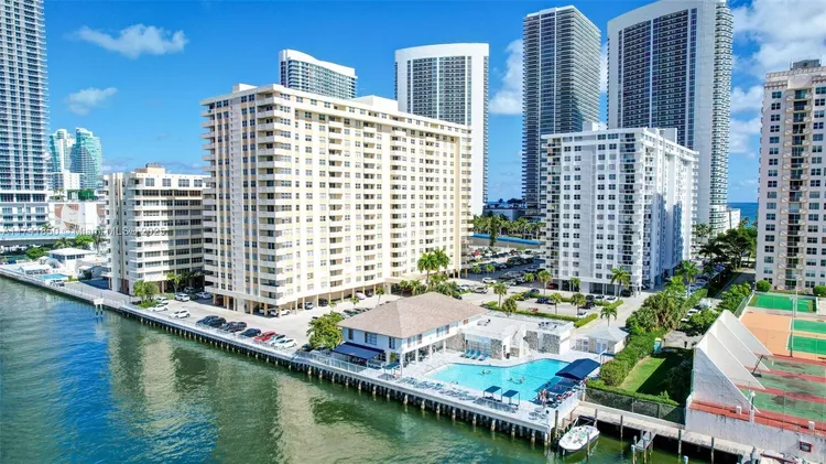 Plaza Towers North #1612 image #28