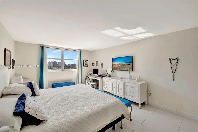 Plaza Towers North #1612 image #34