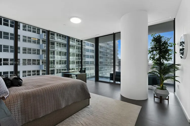 2000 Ocean #10B image #16