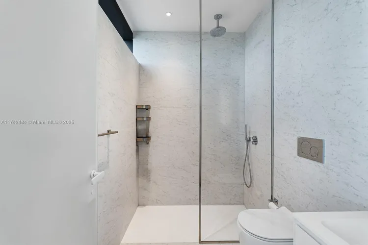 2000 Ocean #10B image #19