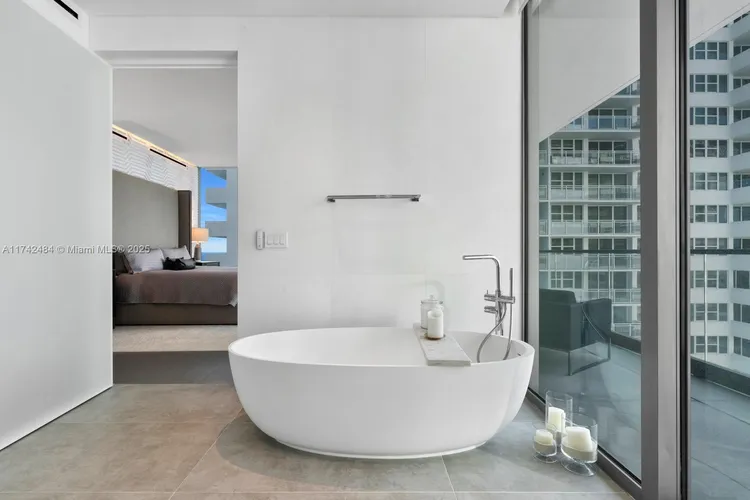 2000 Ocean #10B image #20