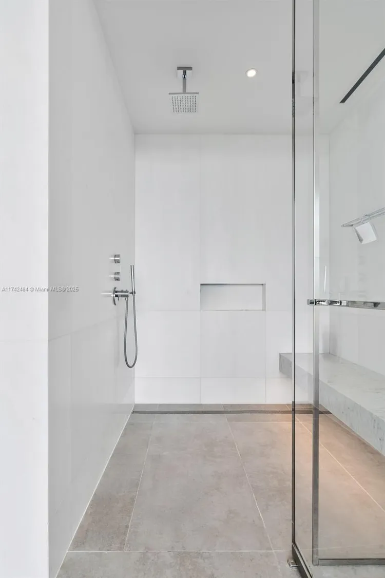 2000 Ocean #10B image #30