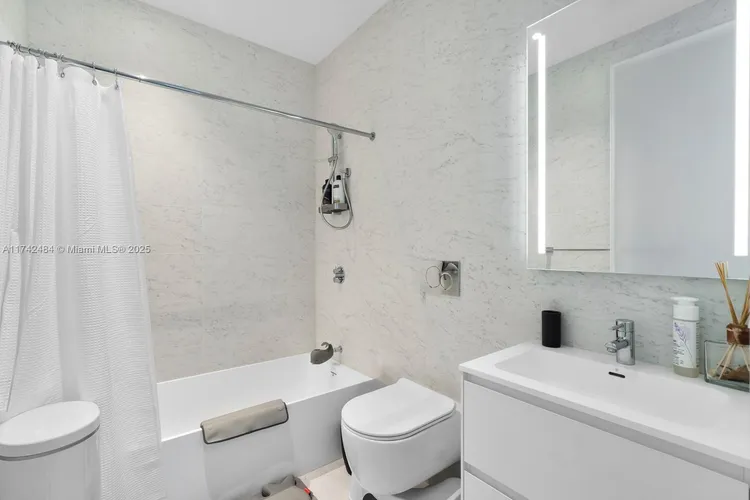 2000 Ocean #10B image #32