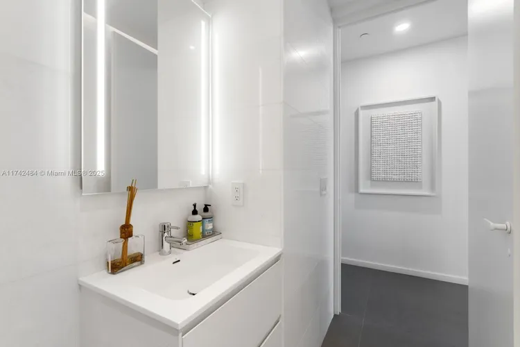 2000 Ocean #10B image #33