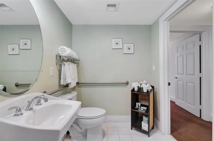 The Mutiny #911 image #11