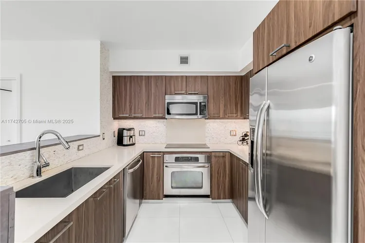 One Miami #1415 image #10