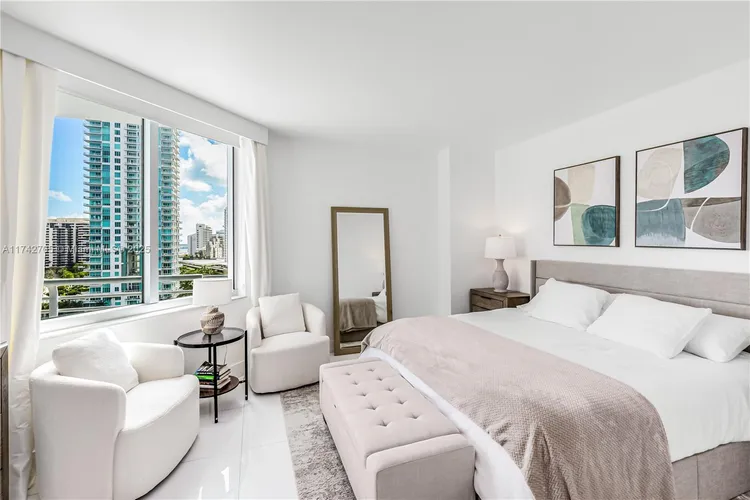 One Miami #1415 image #17