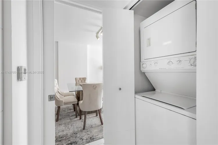 One Miami #1415 image #22