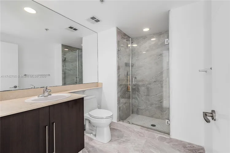 One Miami #1415 image #23