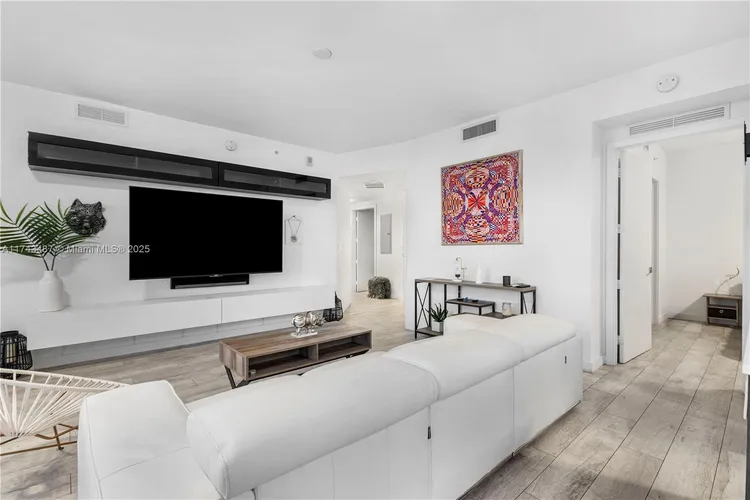 Aria on the Bay #2800 image #16