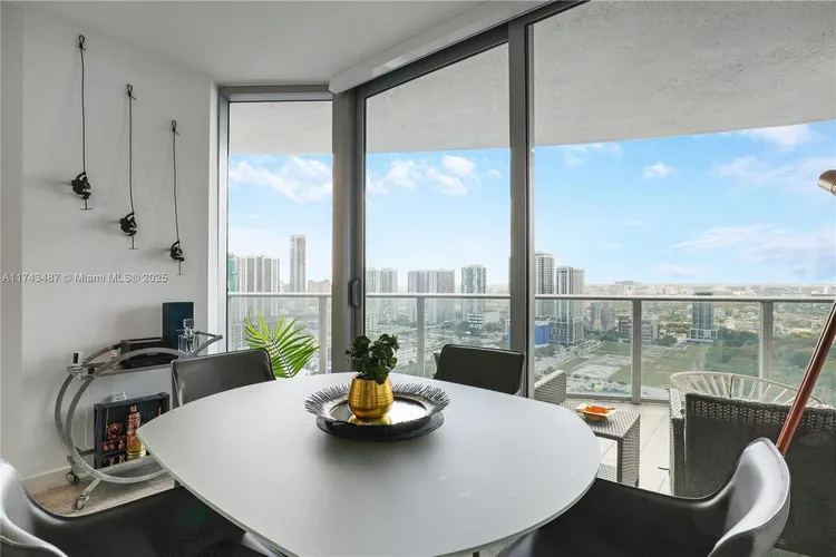 Aria on the Bay #2800 image #6