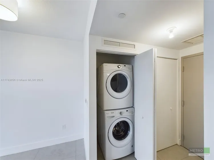 Aria on the Bay #205 image #6